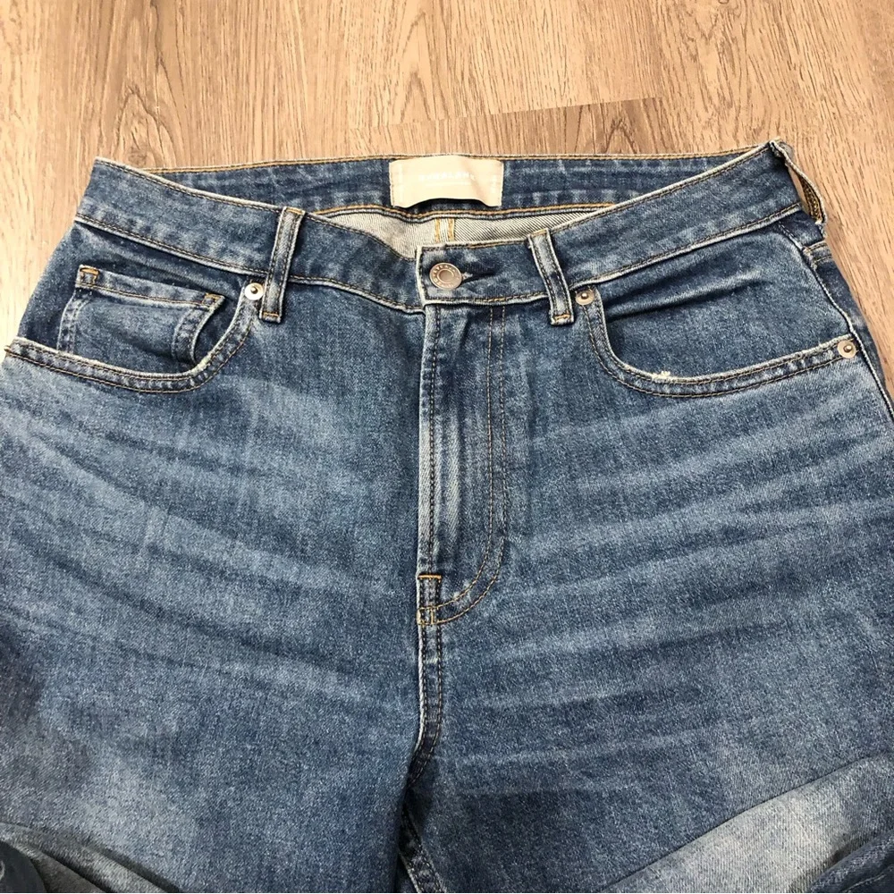 Everlane The Curvy Cheeky Jean Womens 28 Ankle Frayed Hem Straight Medium Wash - Picture 2 of 4